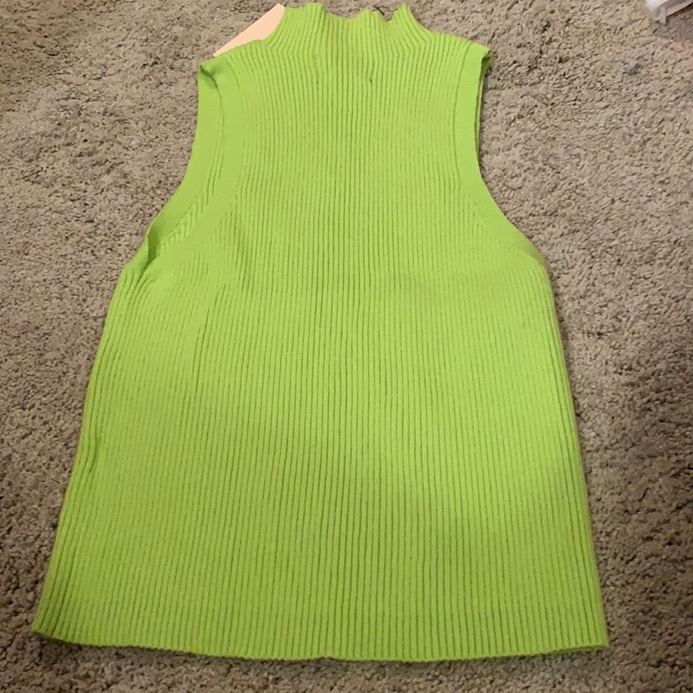 Kittenish lime green blouse - Picture 2 of 3